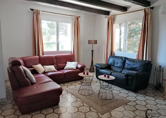 Villa La De Charmassone Montfrin