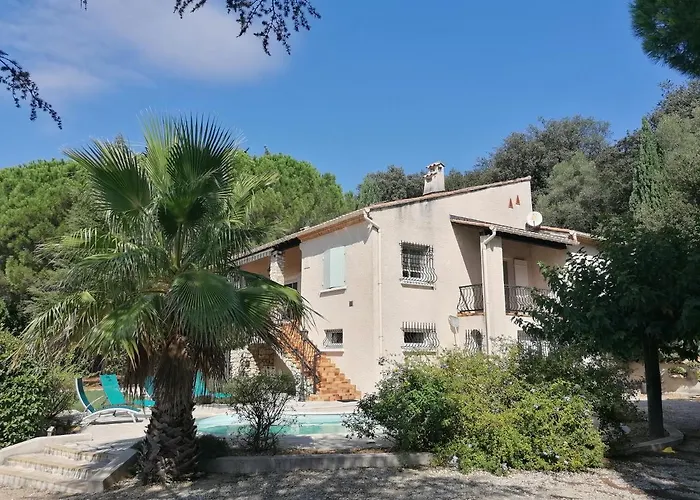 La De Charmassone Villa Montfrin